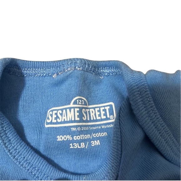 🔴Baby Cookie Monster Onesie size 13lbs/3months - Picture 3 of 3